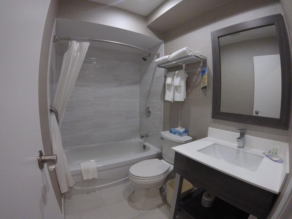Quality Inn 3*